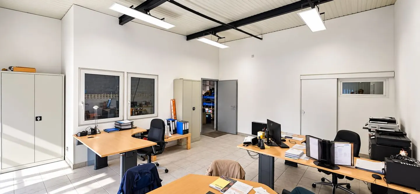 Gewerbehalle mit Werkstatt - Foto 5 von 10