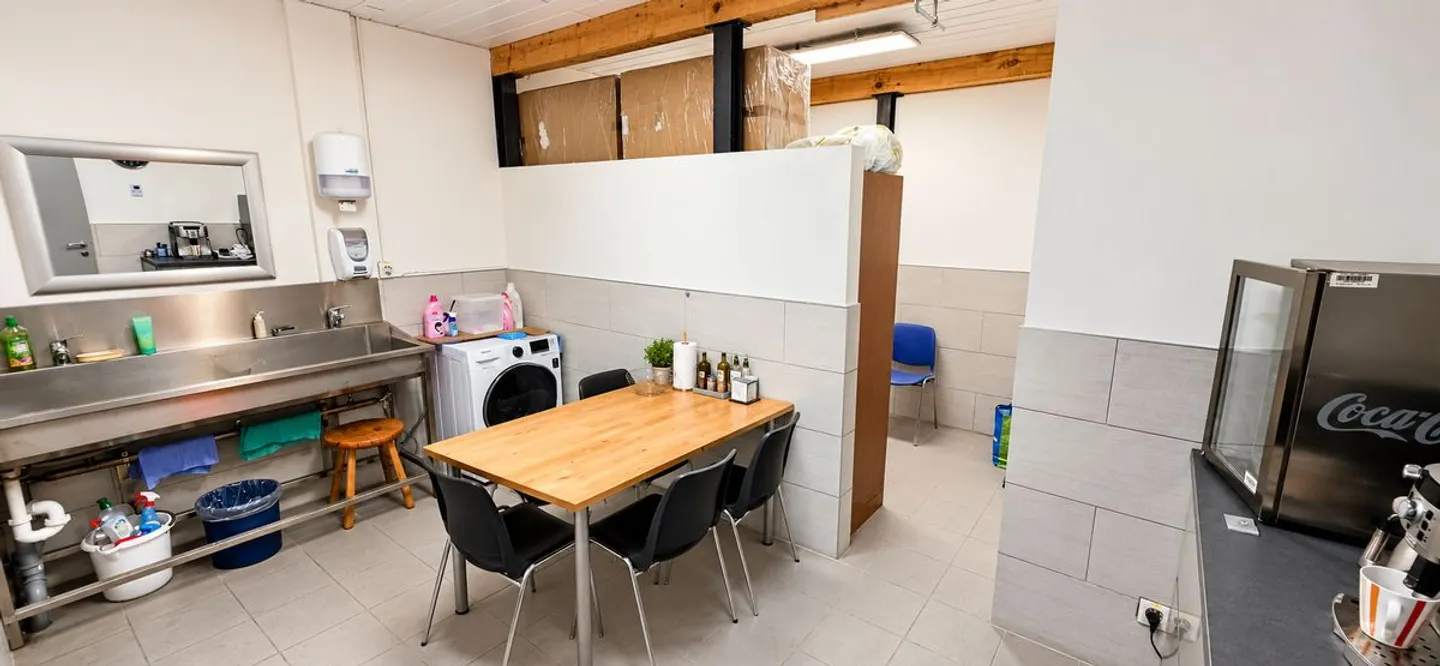 Gewerbehalle mit Werkstatt - Foto 6 von 10
