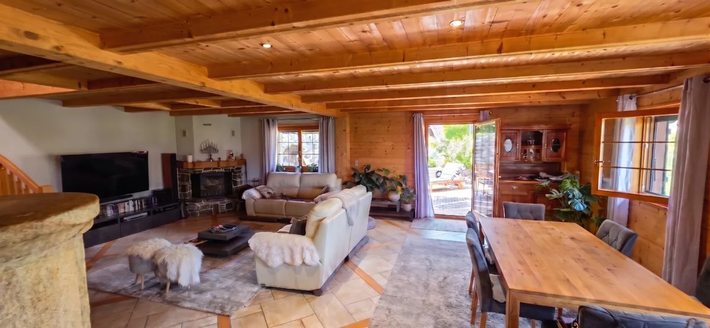 Authentique chalet de 1850 - Charme, espace et tradition - Photo 2 of 13
