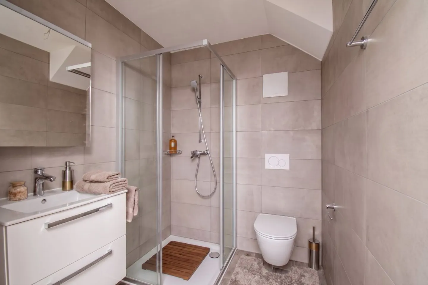 Modern duplex with 2.5 rooms in the heart of Ollon - Photo 8 of 11