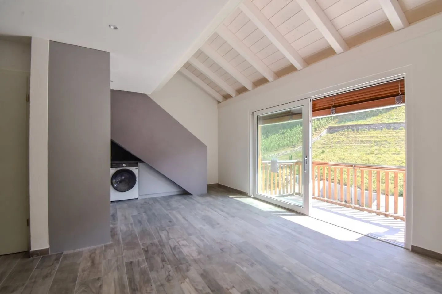 Modern duplex with 2.5 rooms in the heart of Ollon - Photo 2 of 11