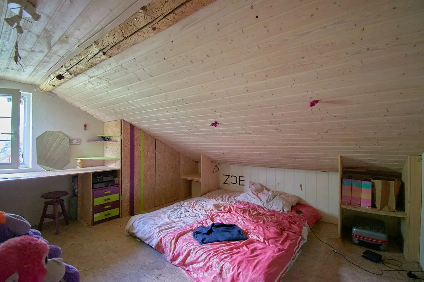 A chalet that tells a story... and awaits yours. - Photo 8 of 11