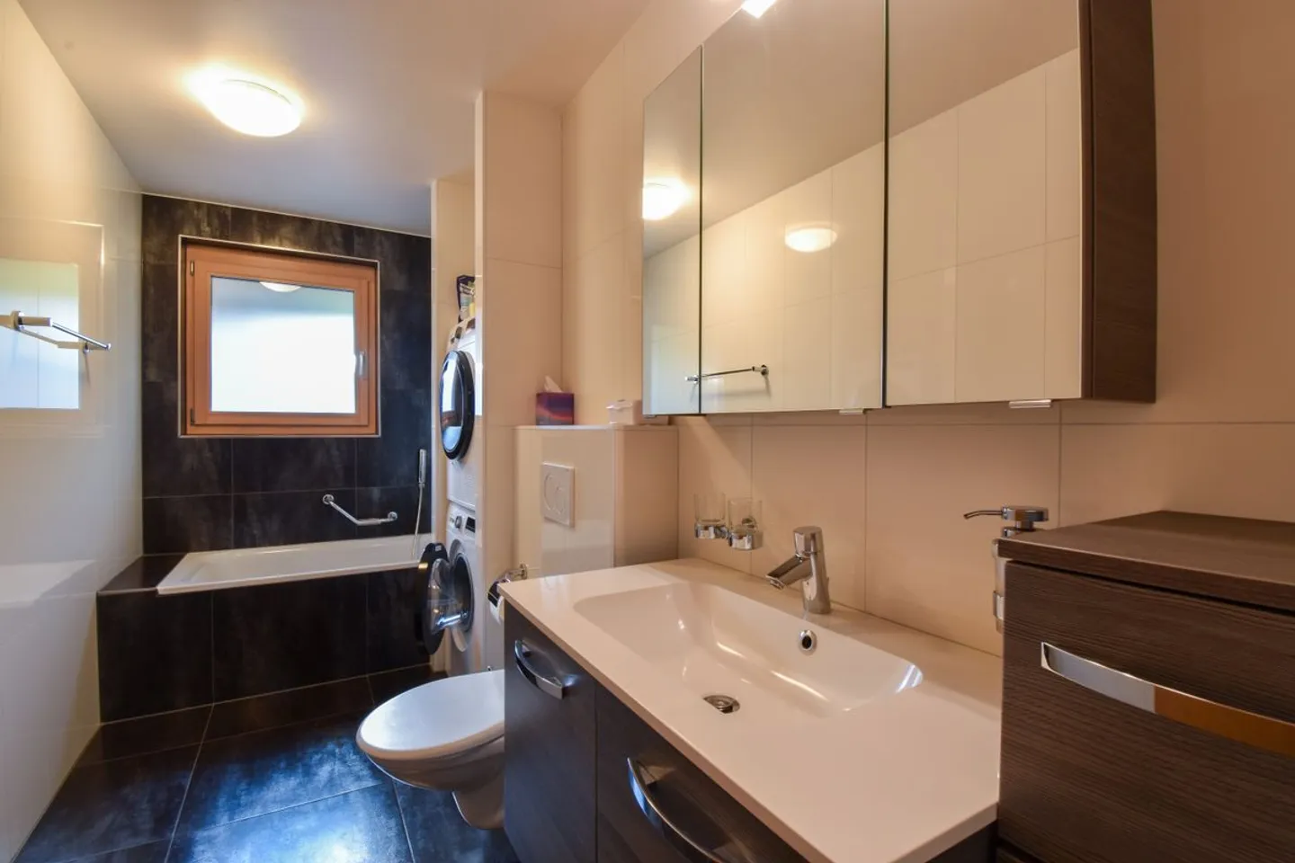SALE IN SECONDARY RESIDENCE - 4.5 room apartment with terrace - Photo 8 of 13