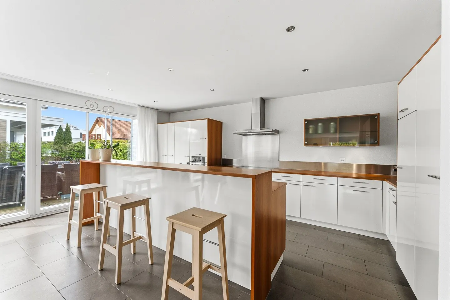 5.5-Room Detached House in Exclusive Design, Garden & Double Garage in Hochdorf - Photo 7 of 13