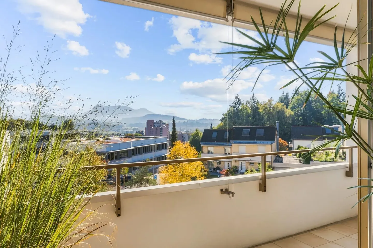 Traumhaftes 3.5-Zimmer-Bijou mit Rigi-Blick in Emmen zu kaufen - Foto 1 von 13
