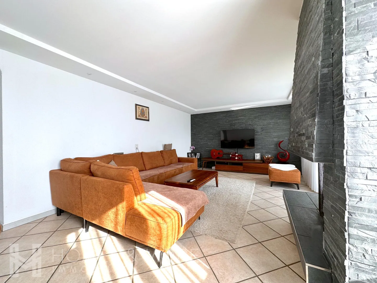 LIVING WITH GARDEN AND VIEW OF PILATUS - Photo 1 of 5