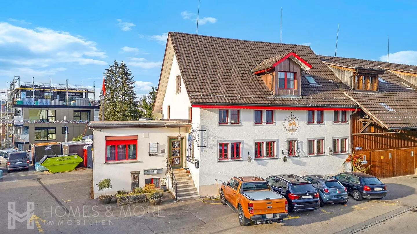 Geräumiges Einfamilienhaus mit Wohnung - Foto 2 von 13