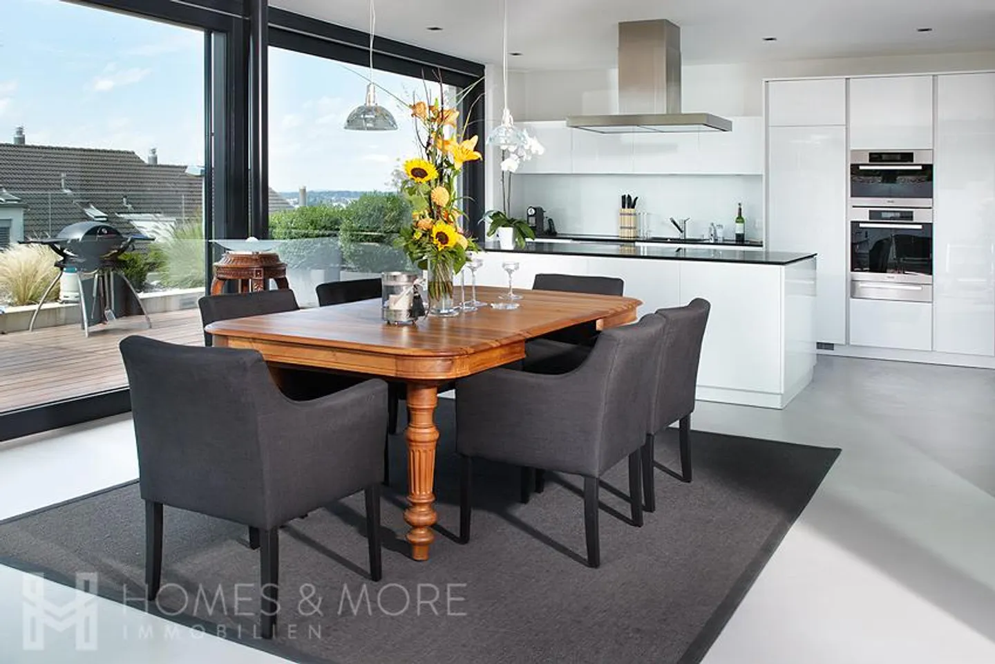 MODERN ARCHITECTURE MEETS QUIET RESIDENTIAL LOCATION - Photo 3 of 4