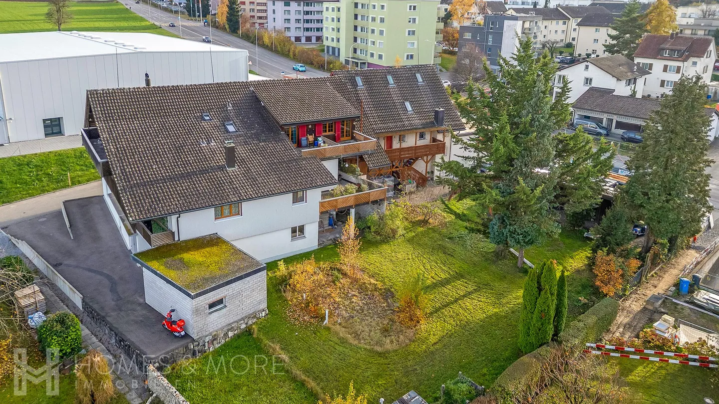 Geräumiges Einfamilienhaus mit Wohnung - Foto 1 von 13