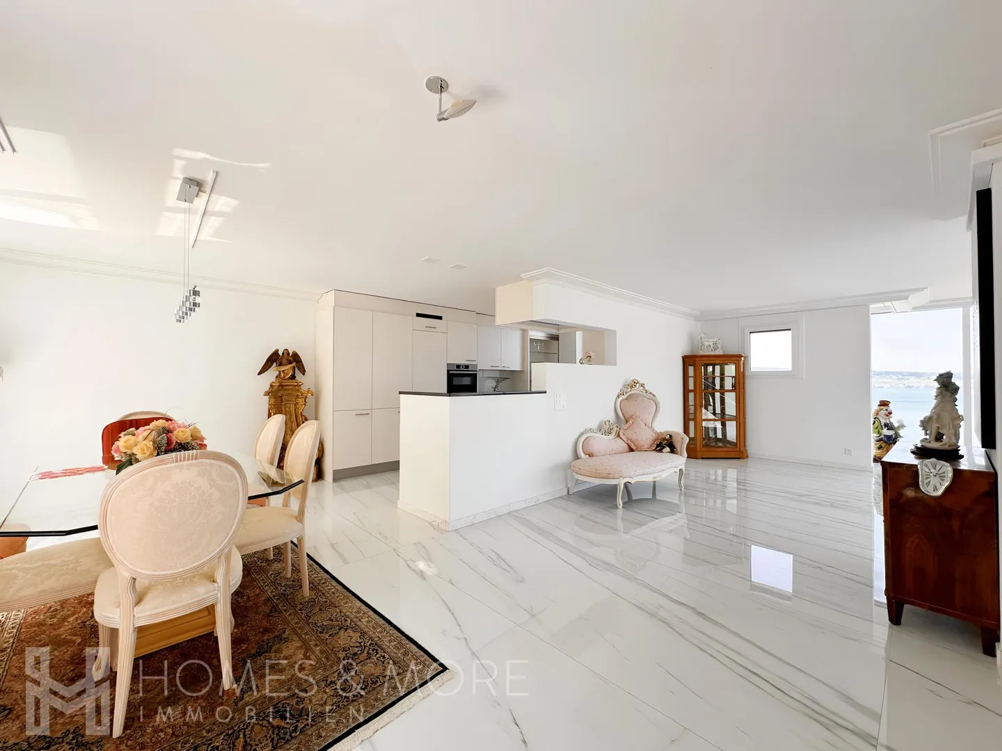 LUXURIOUS WITH PANORAMIC LAKE VIEW AND WELLNESS AREA - Photo 3 of 10