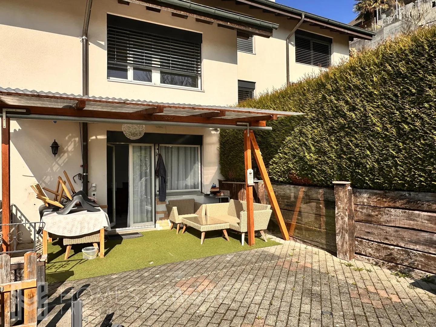 LIVING WITH GARDEN AND VIEW OF PILATUS - Photo 4 of 5
