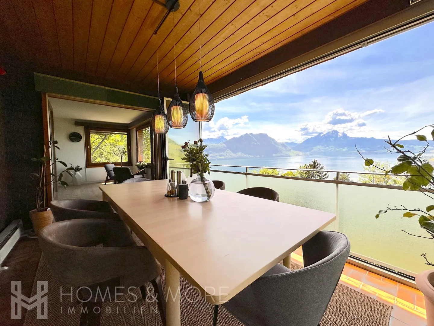 IDYLLIC RETREAT WITH PRIVATE FOREST AND PANORAMIC VIEW - Photo 4 of 8