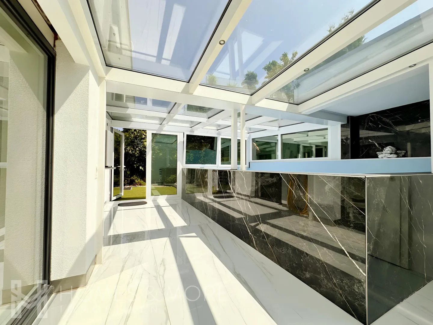 LUXURIOUS WITH PANORAMIC LAKE VIEW AND WELLNESS AREA - Photo 9 of 10