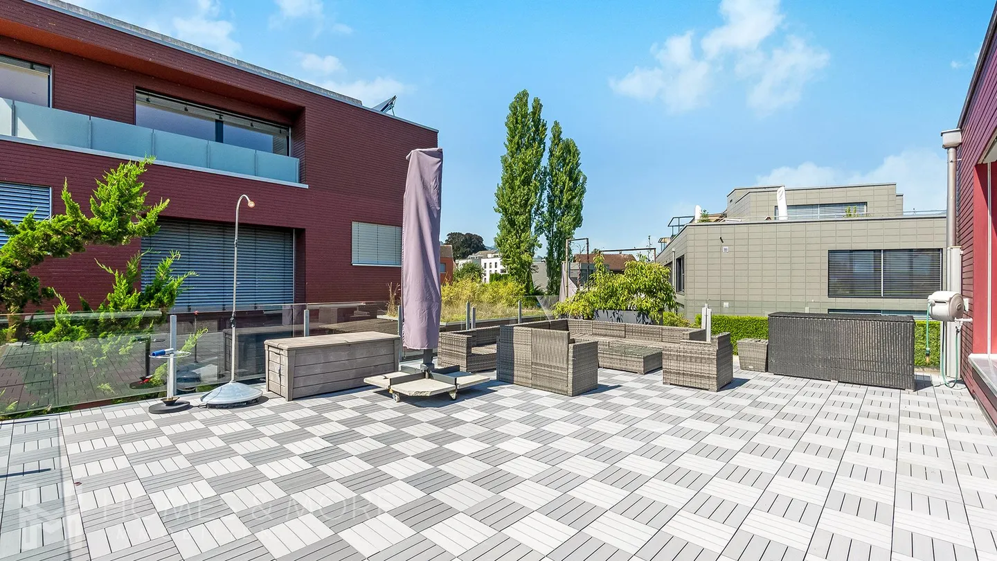 Espace de vie moderne avec jardin spacieux - Photo 5 sur 5