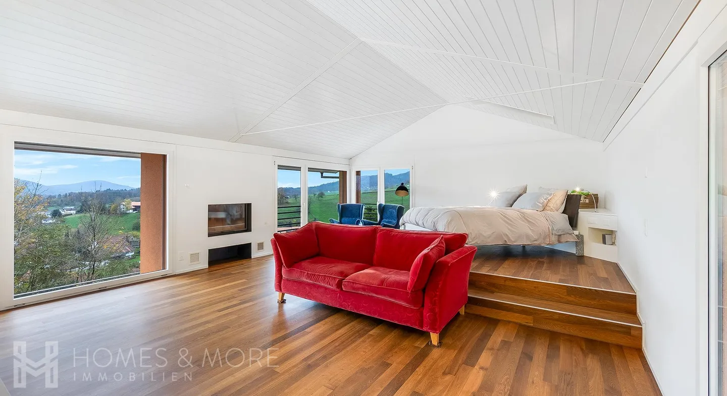 PEACE, FAR-SIGHT AND IDEAL PUBLIC TRANSPORT CONNECTIONS - Photo 6 of 8