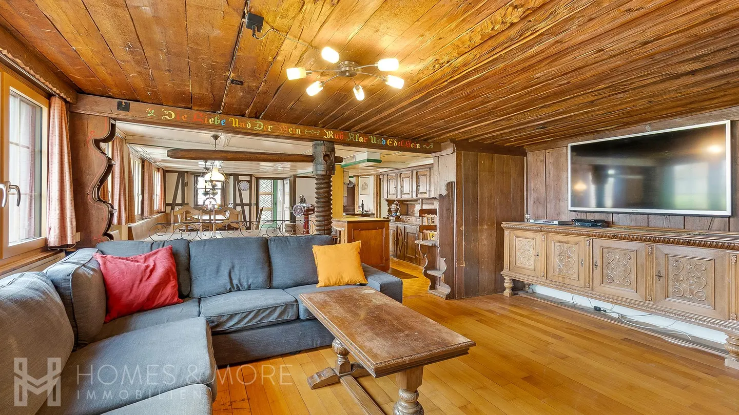 PROPRIÉTÉ SPACIEUSE AVEC APPARTEMENT INDÉPENDANT ET RÉSERVE DE TERRAIN - Photo 4 sur 13