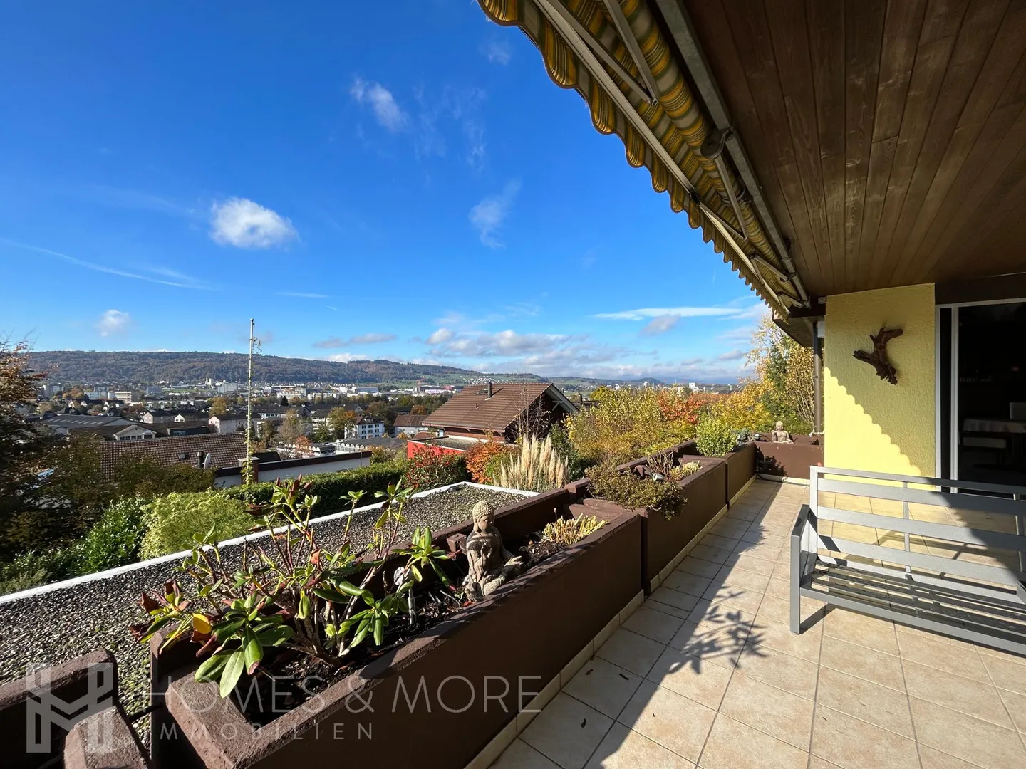 YOUR NEW HOME IN A SUNNY AND FAMILY-FRIENDLY LOCATION - Photo 2 of 5