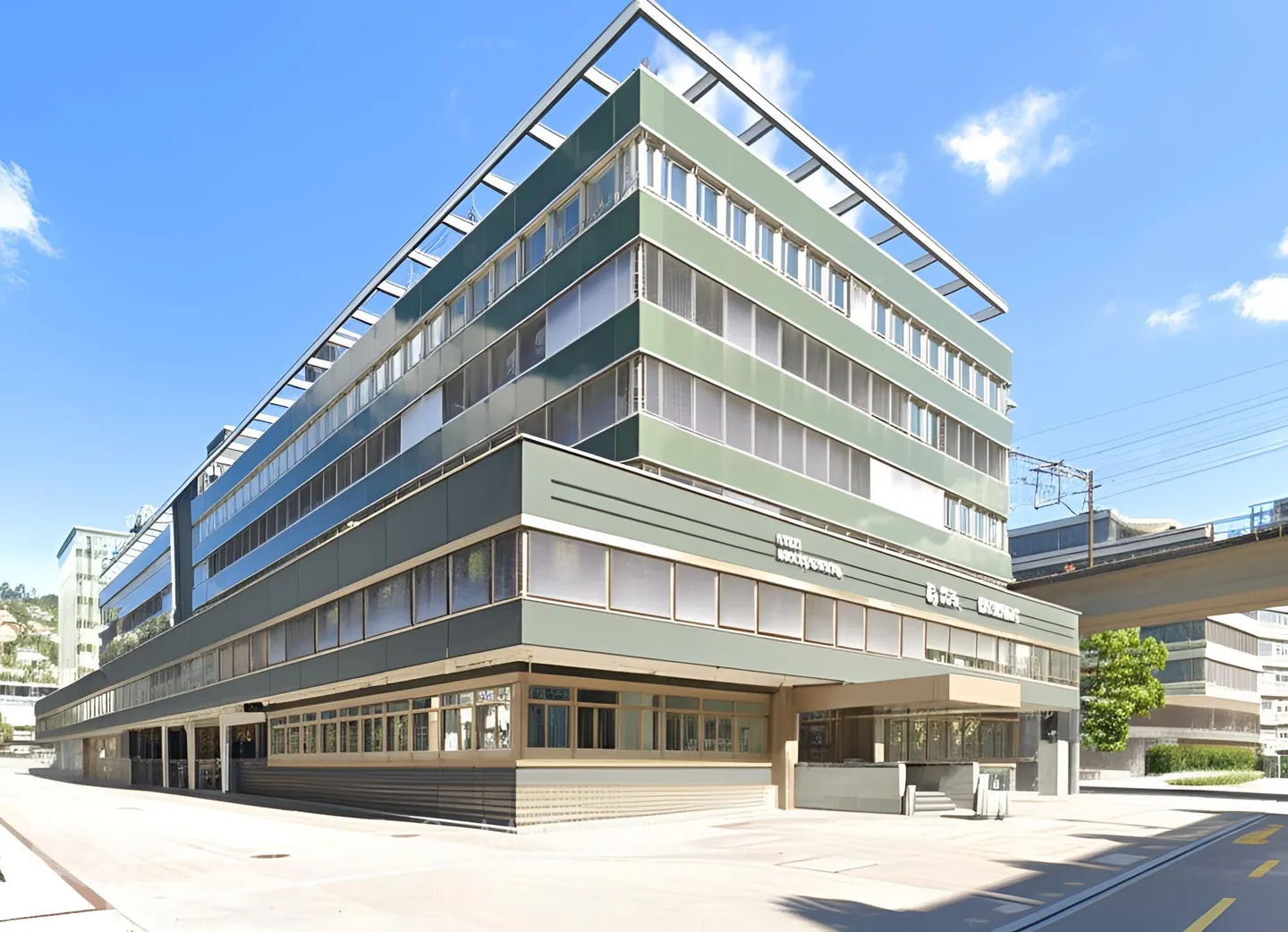 ATTRACTIVE OFFICE SPACES IN ZURICH-WEST - Photo 1 of 3