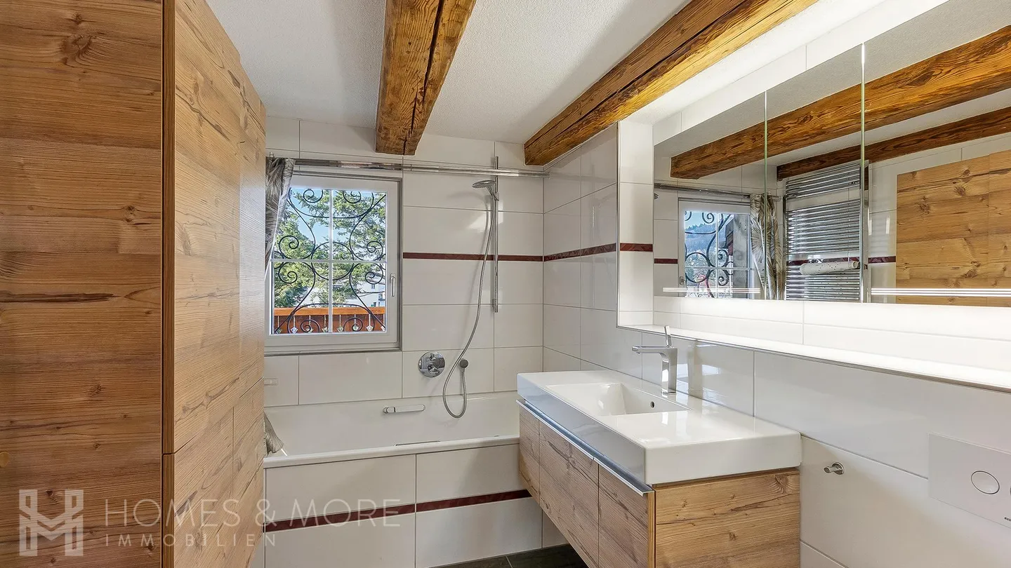 Geräumiges Einfamilienhaus mit Wohnung - Foto 9 von 13