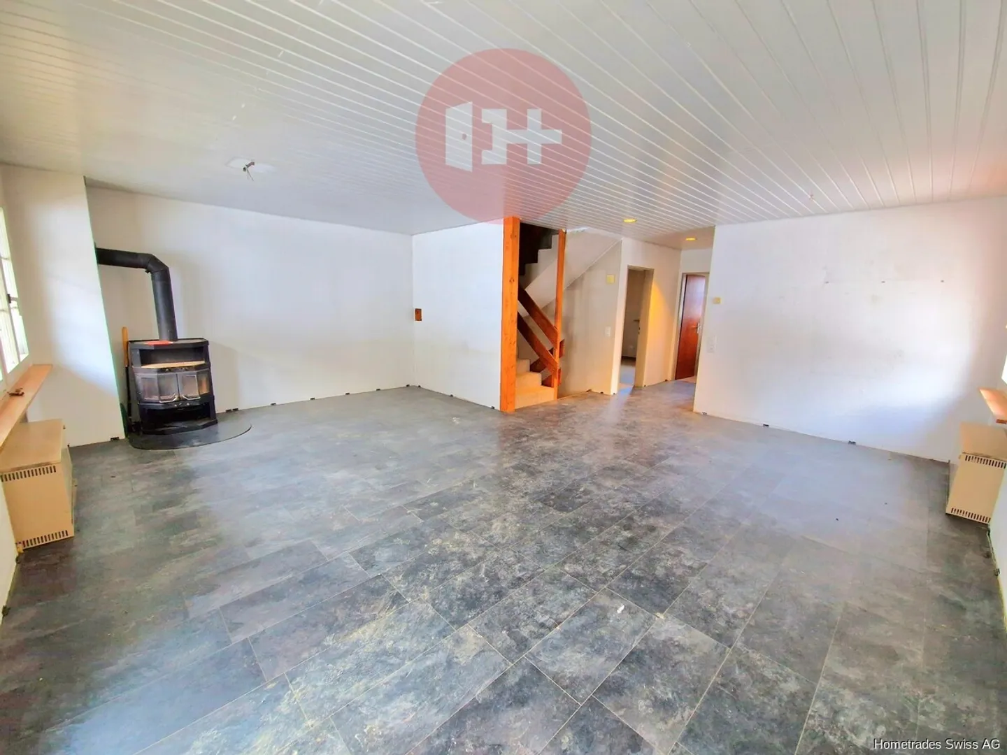 7-ROOM END TOWNHOUSE FOR THE LARGE FAMILY! - Photo 5 of 11