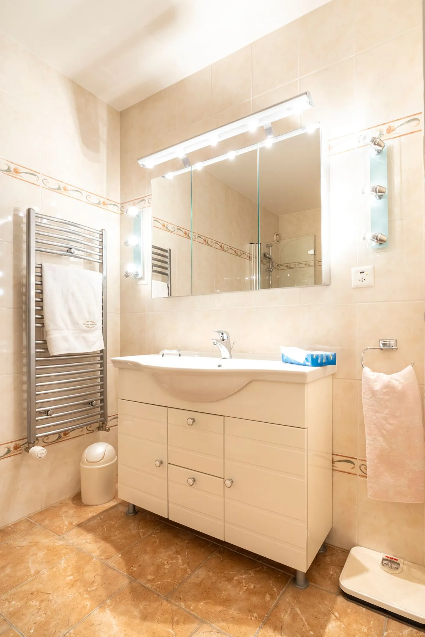 Schöne 2,5-Zimmer-Wohnung mit Balkon - Foto 9 von 10