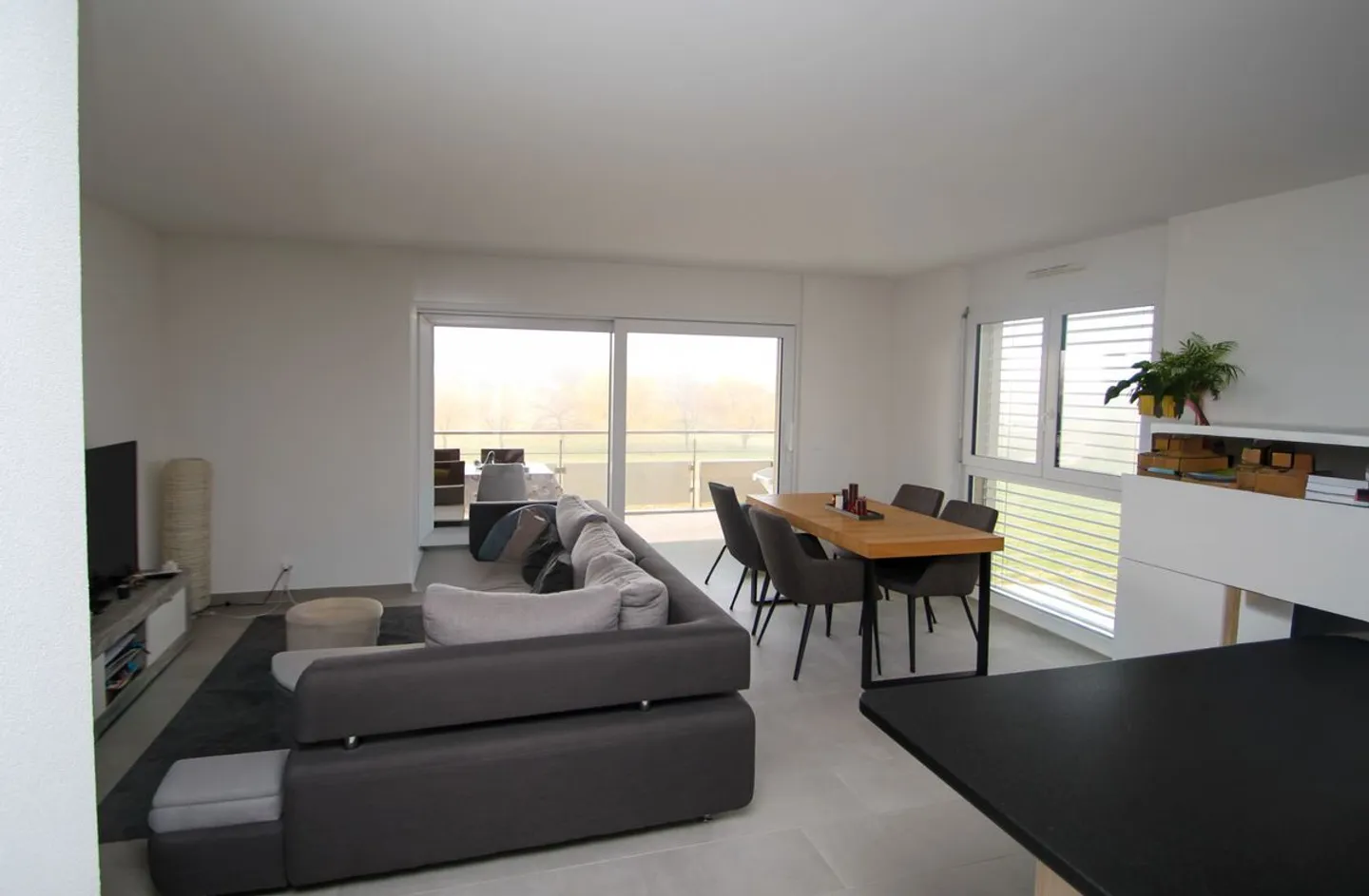 Appartement moderne avec grand balcon - Photo 4 sur 8