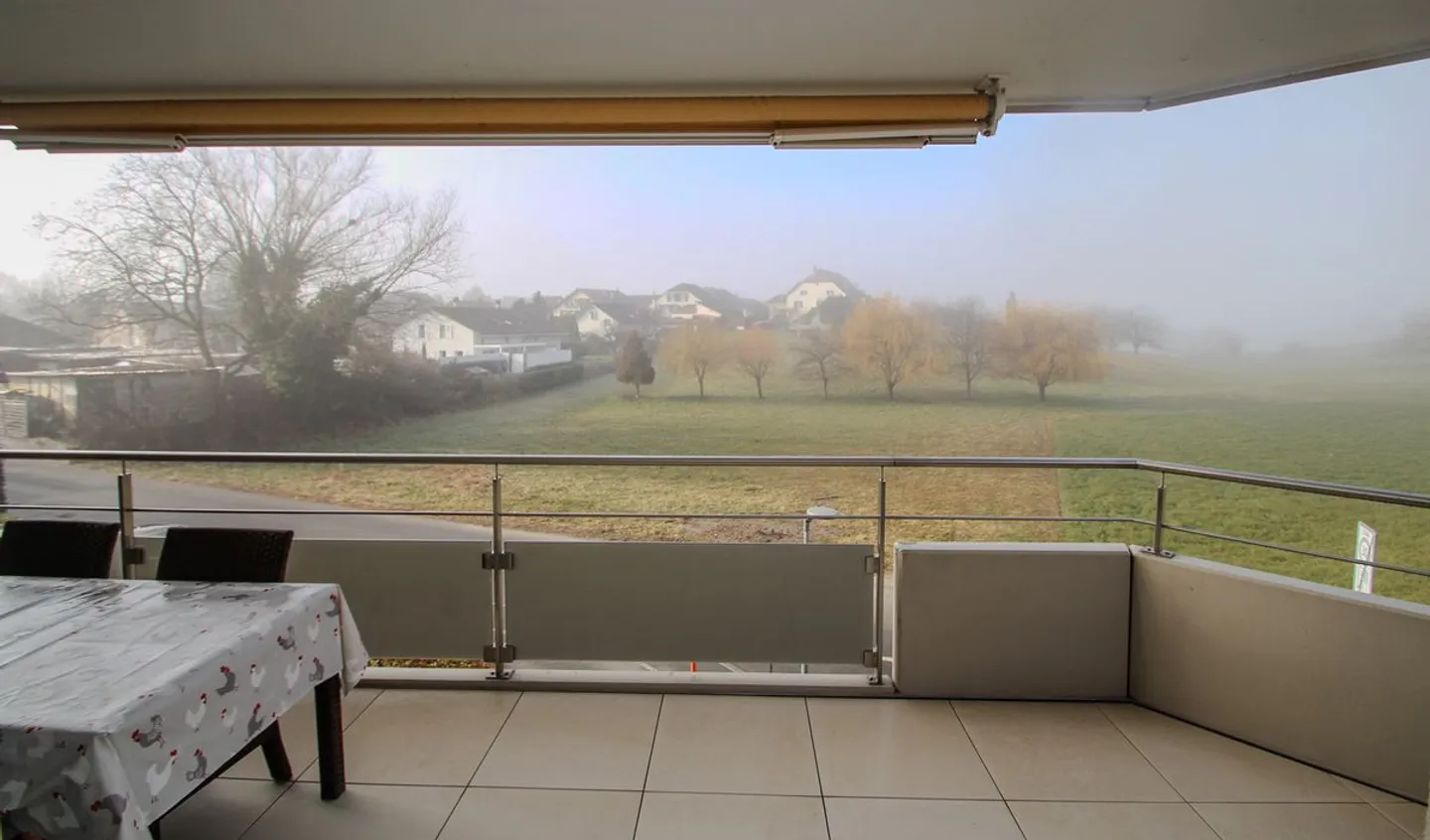 Appartement moderne avec grand balcon - Photo 2 sur 8