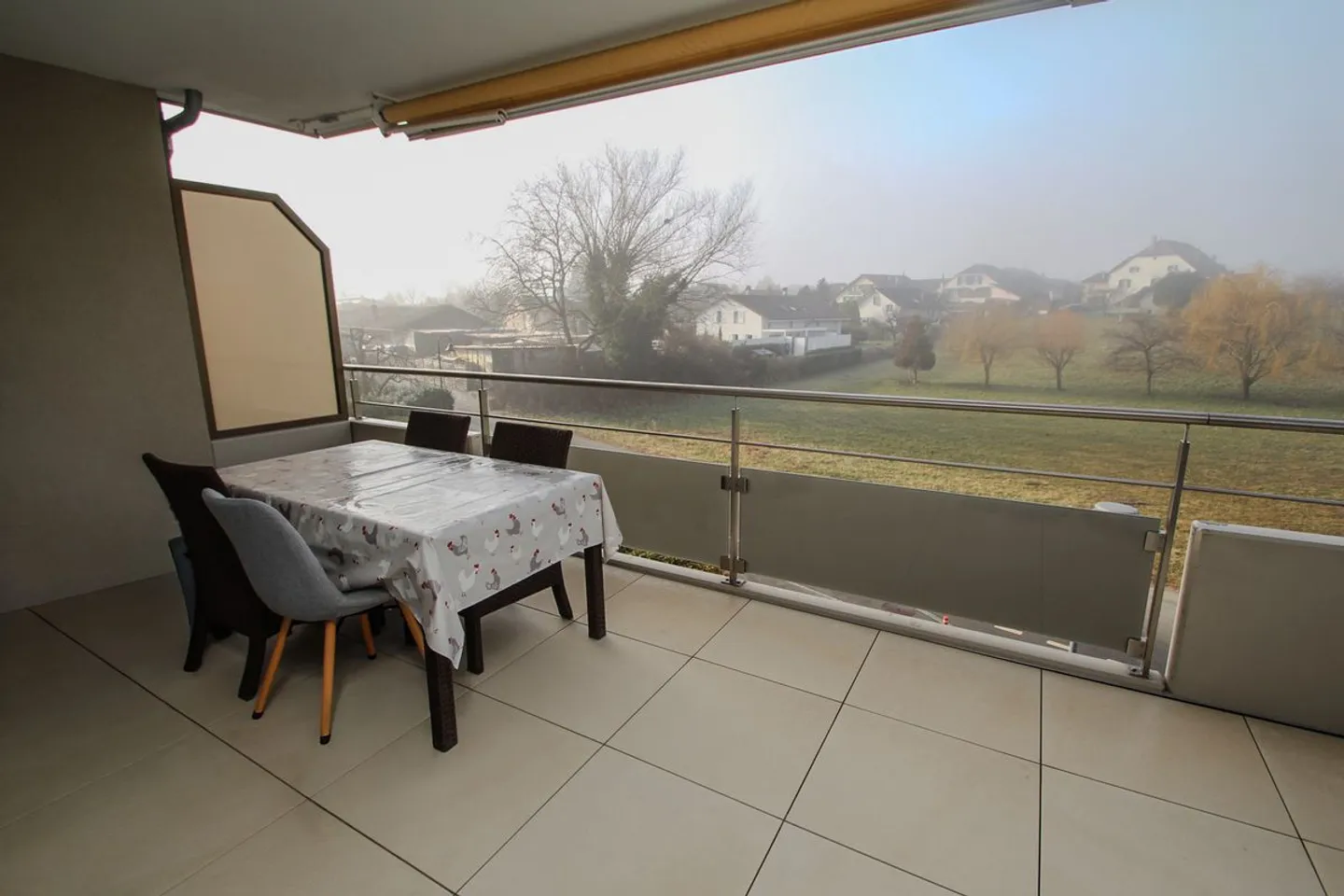 Appartement moderne avec grand balcon - Photo 3 sur 8