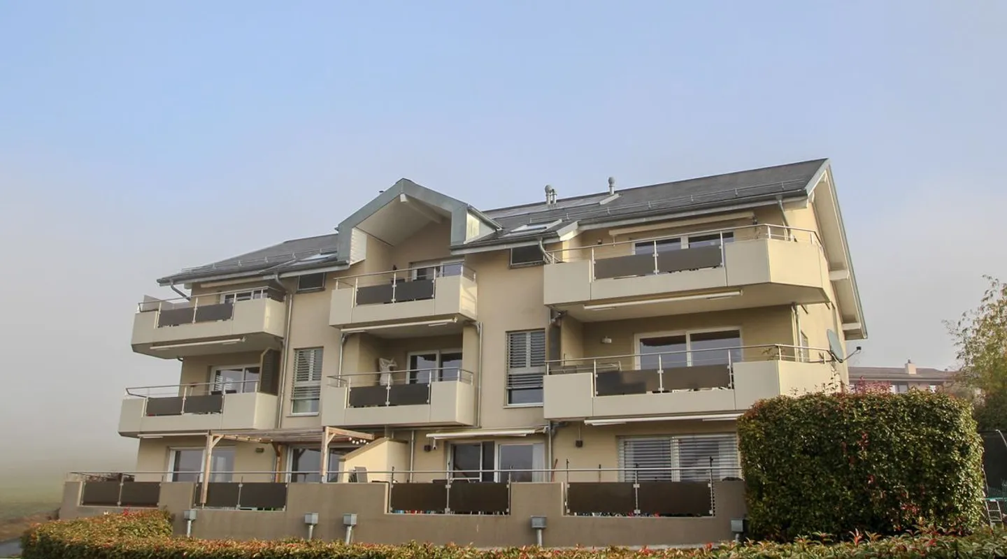 Appartement moderne avec grand balcon - Photo 1 sur 8