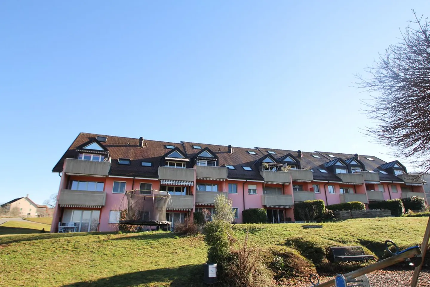 Appartement Charmant avec Balcon - Photo 2 sur 7