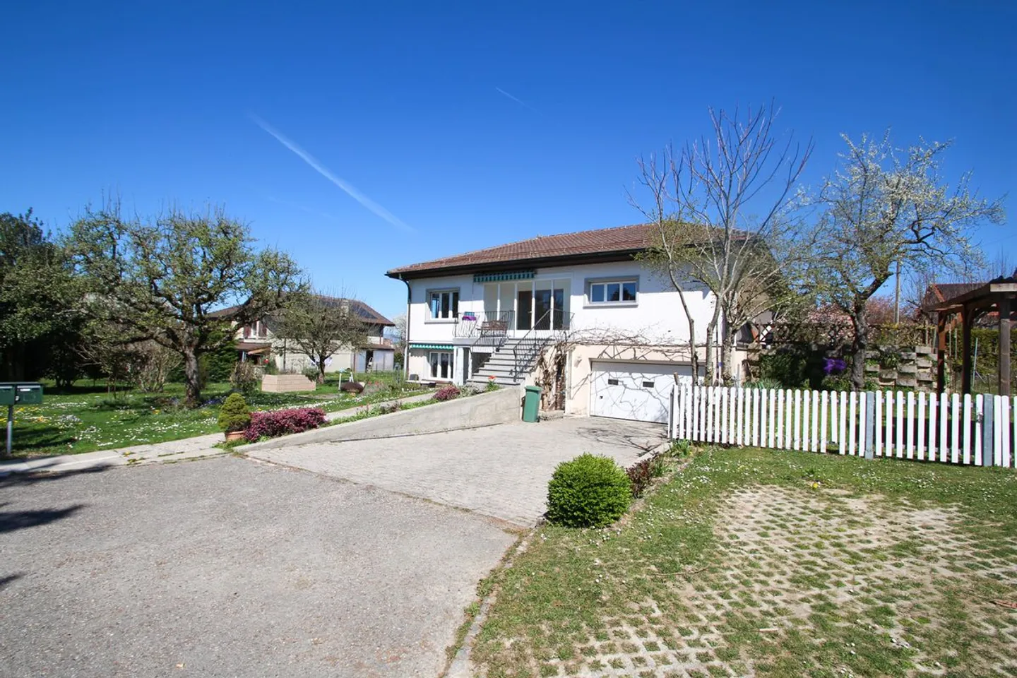 Detached house to renovate consisting of 2 apartments - Photo 8 of 8