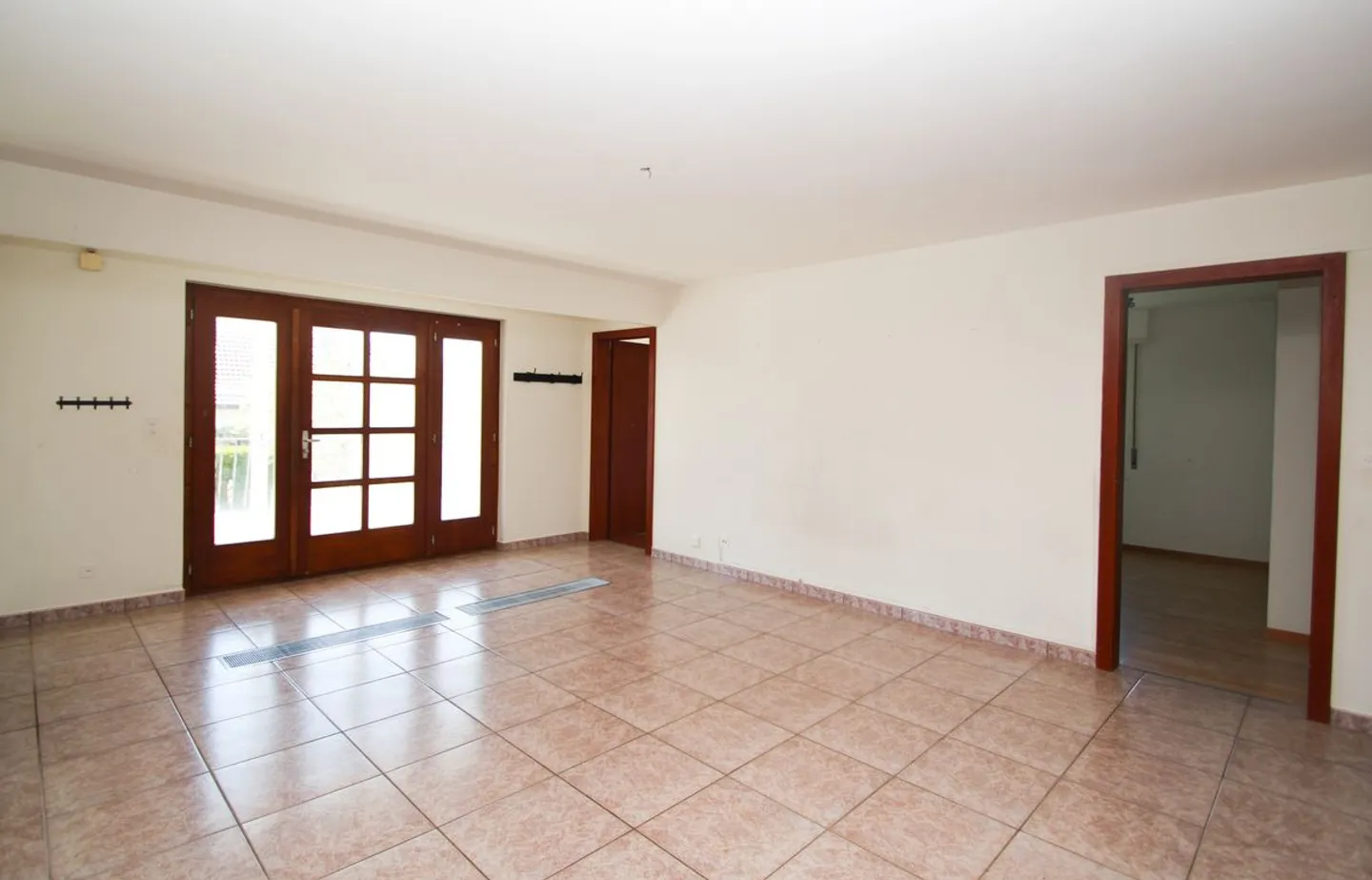 Detached house to renovate consisting of 2 apartments - Photo 6 of 8