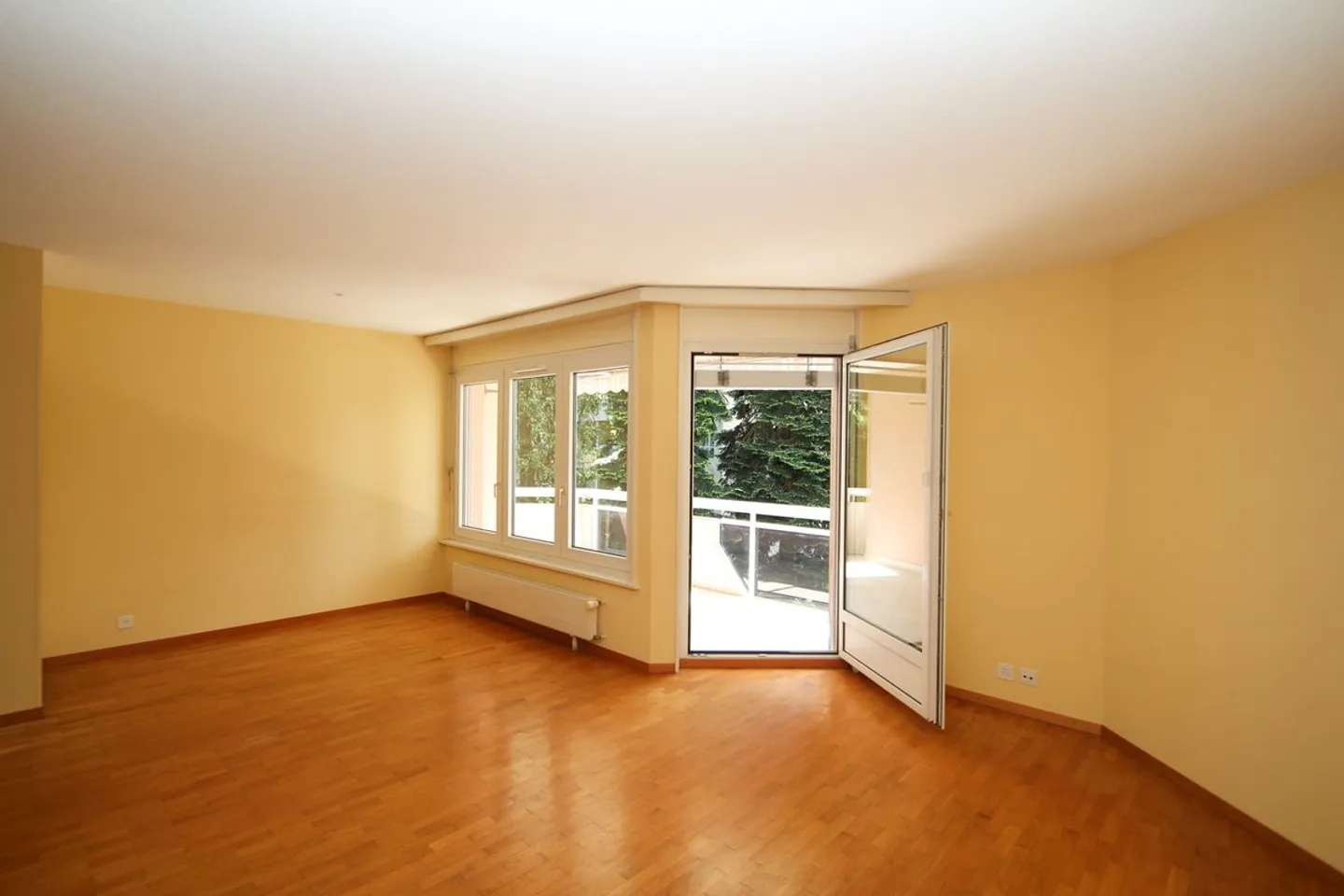 Appartamento 4.5 locali, situato al 1° piano con balcone - Foto 5 di 11