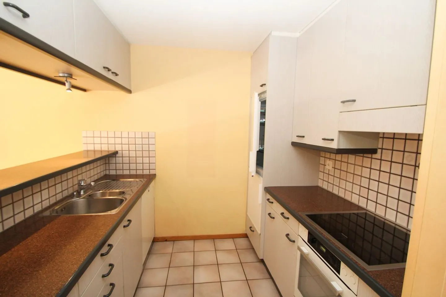 Appartamento 4.5 locali, situato al 1° piano con balcone - Foto 7 di 11
