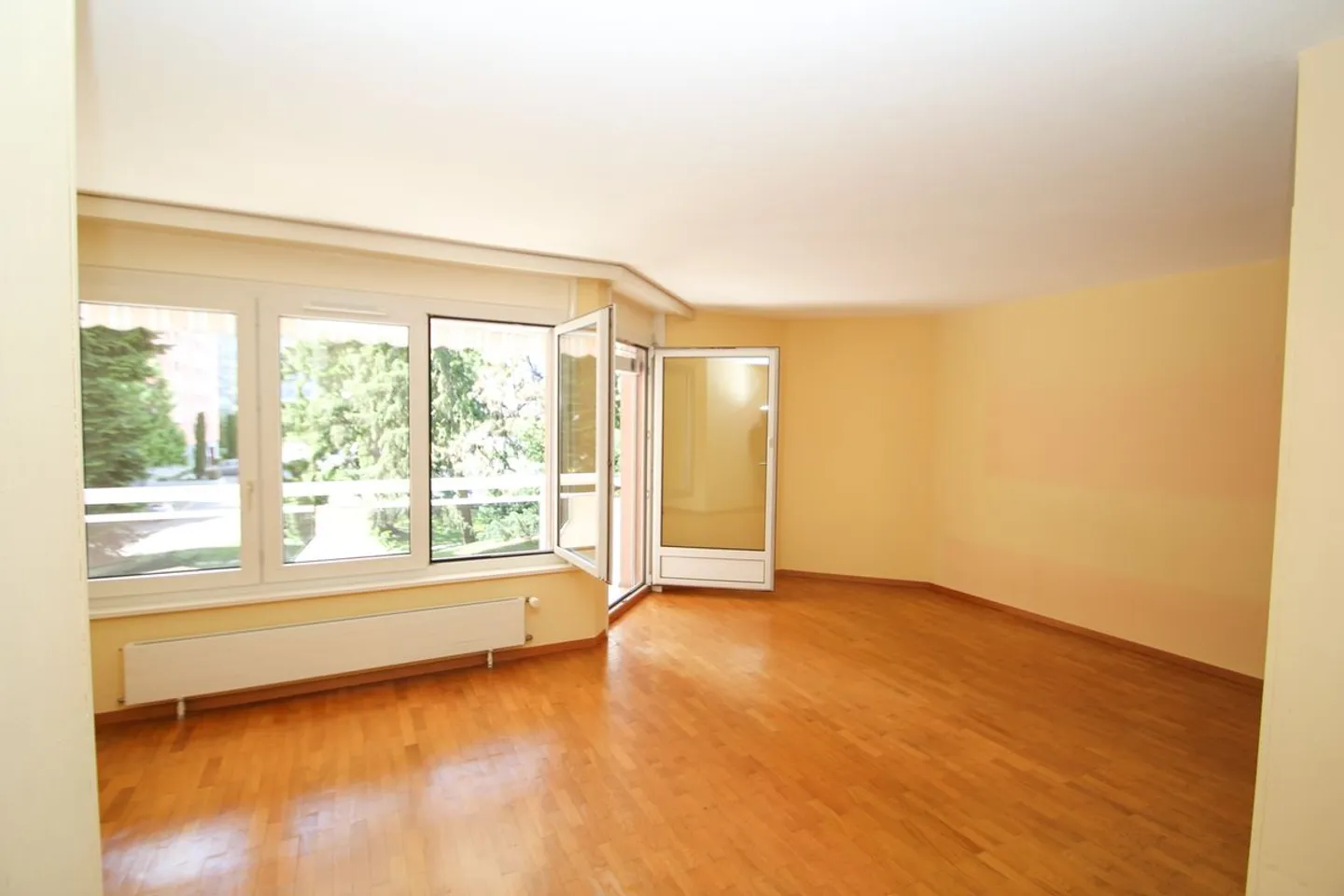 Appartamento 4.5 locali, situato al 1° piano con balcone - Foto 6 di 11