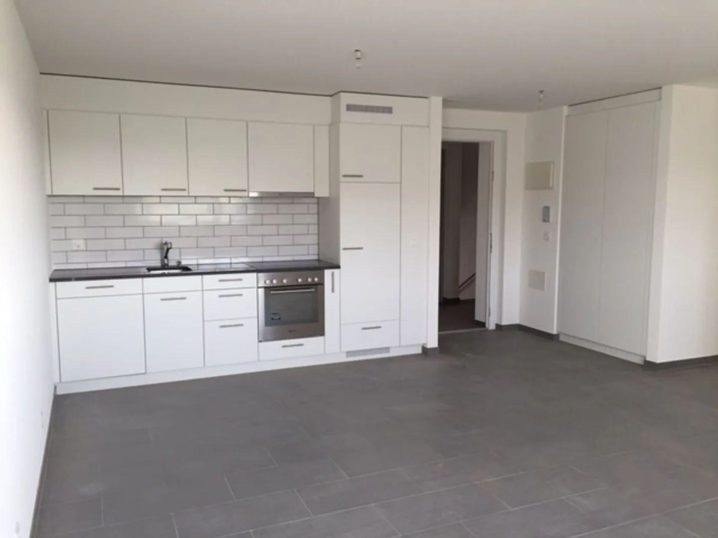 Courtaman, nice 2.5 rooms on the 3rd floor of a small building, green corner - Photo 1 of 2