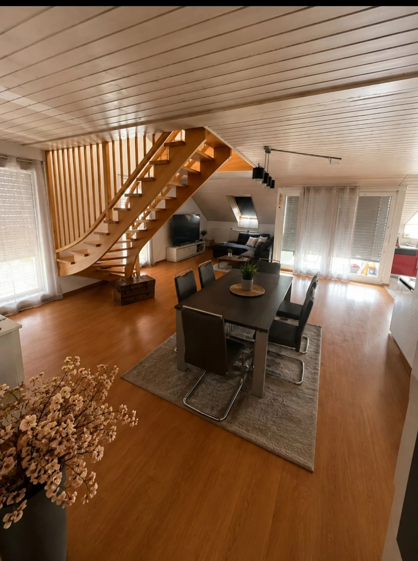Magnificent 7-room duplex apartment in the heart of Echallens - Photo 3 of 6
