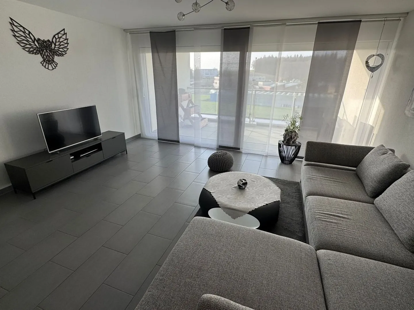 Bellissimo appartamento di 3,5 locali - grande balcone - in un piccolo edificio - Foto 4 di 9
