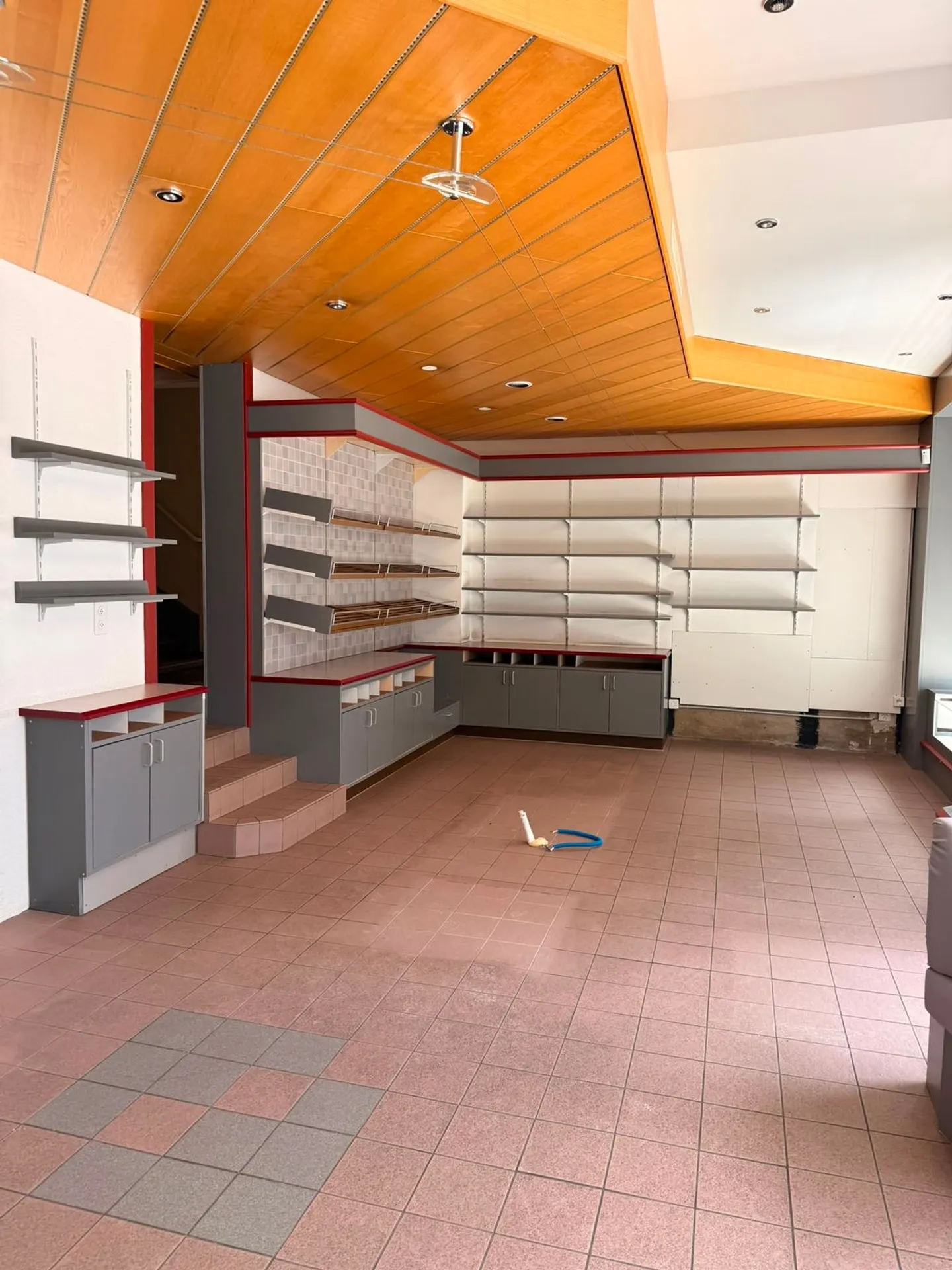 Opportunité unique à Vallorbe : boulangerie avec Tea-Room, laboratoire et appartement. - Photo 5 of 6
