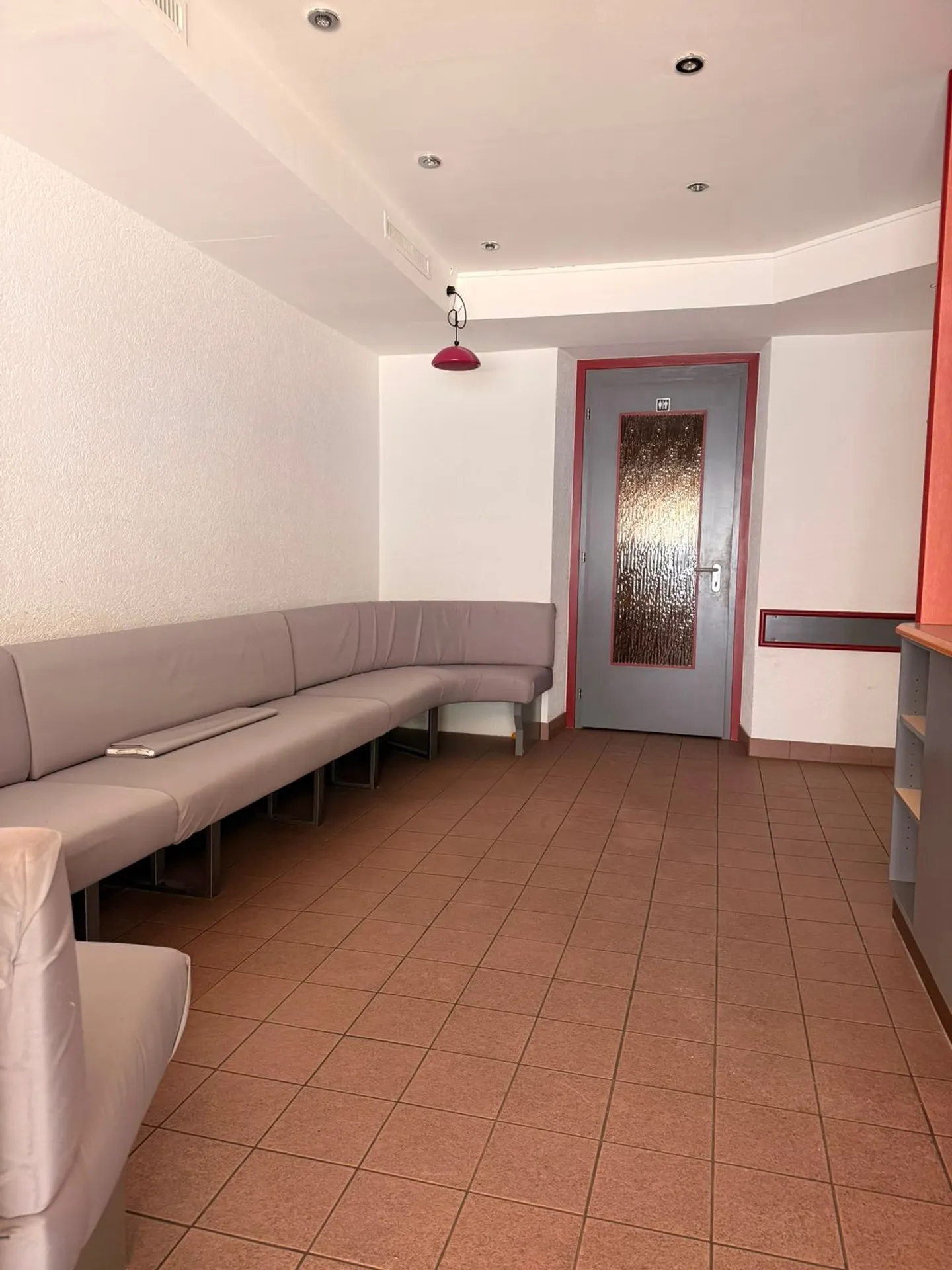 Opportunité unique à Vallorbe : boulangerie avec Tea-Room, laboratoire et appartement. - Photo 6 of 6