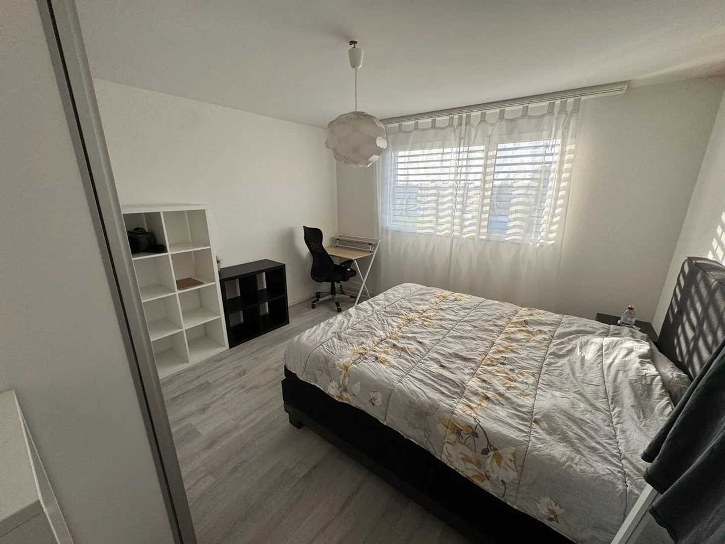 Bellissimo appartamento di 3,5 locali - grande balcone - in un piccolo edificio - Foto 5 di 9