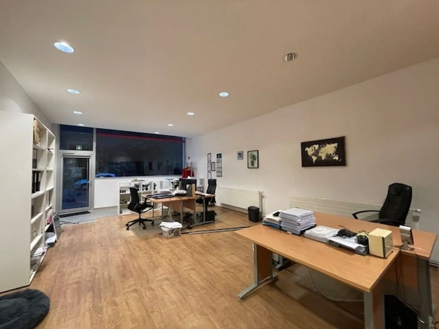 Hall - warehouse - office - Photo 3 of 5