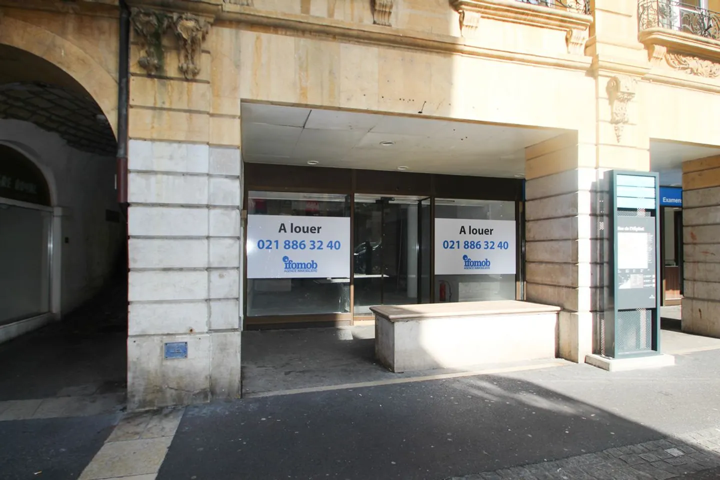 Surface commerciale au rez-de-chaussée située au centre de Neuchâtel - Photo 1 sur 5