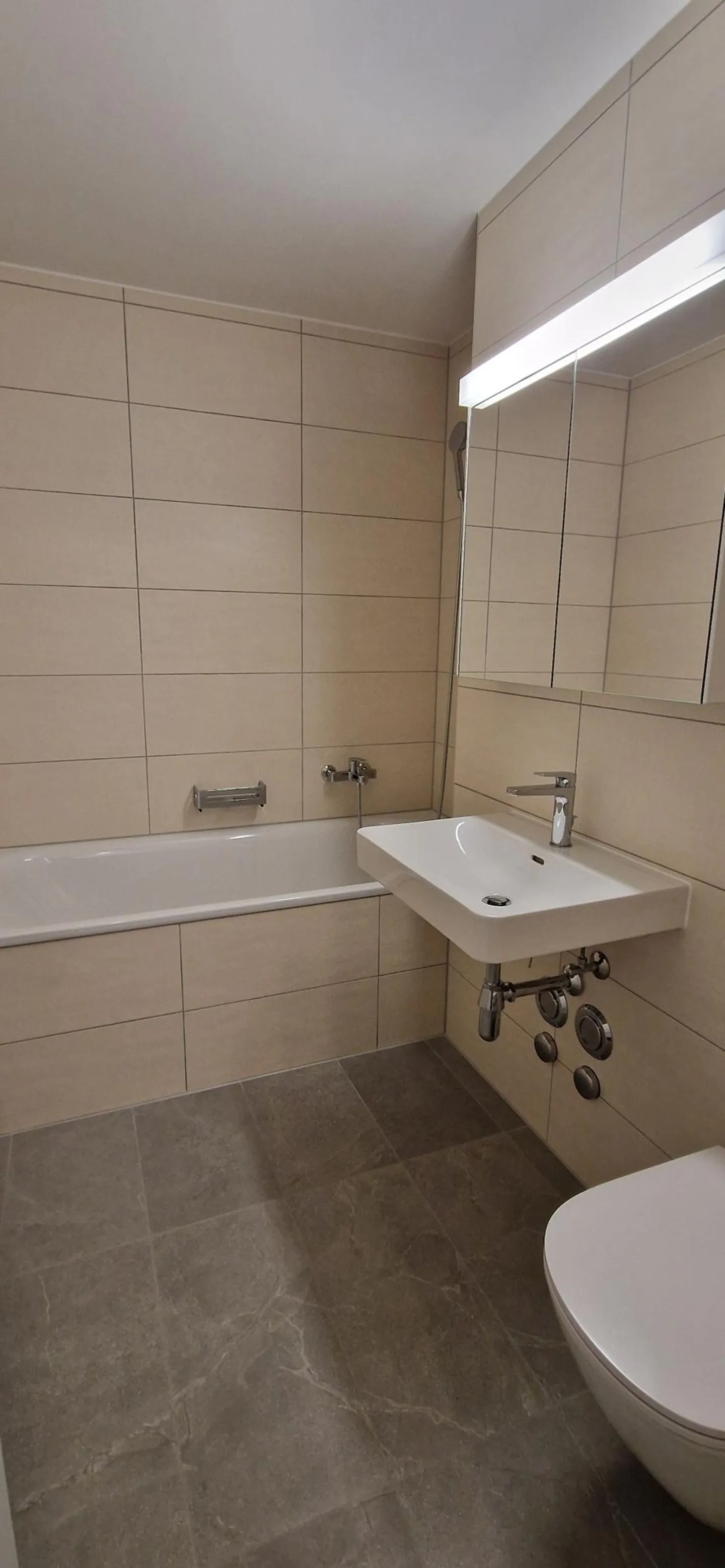 Magnificent 3.5-room apartment fully renovated in Clarens - Photo 3 of 4