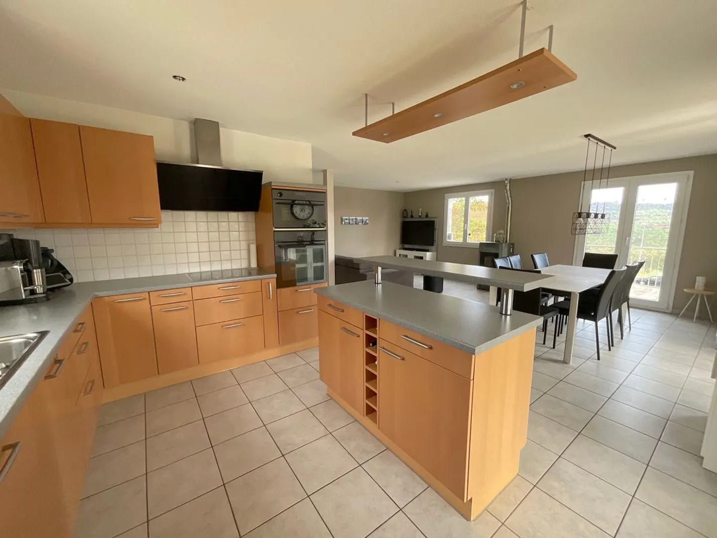 Detached house with 6.5 rooms - Large garden, swimming pool and magnificent view - Photo 6 of 13