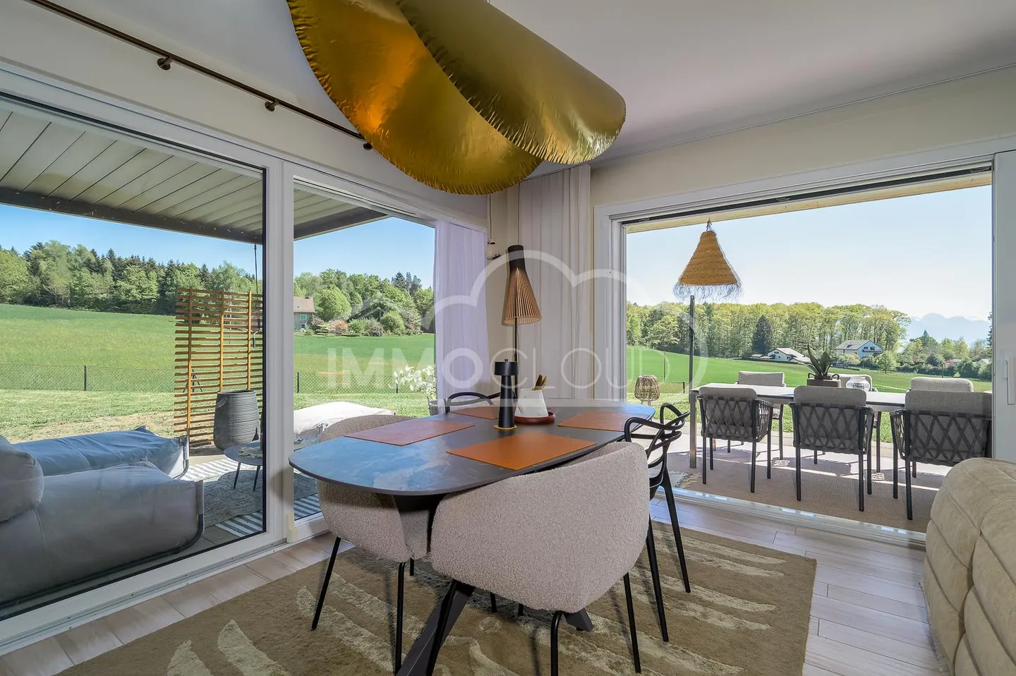 Charming Villa with Lake View - Photo 5 of 13