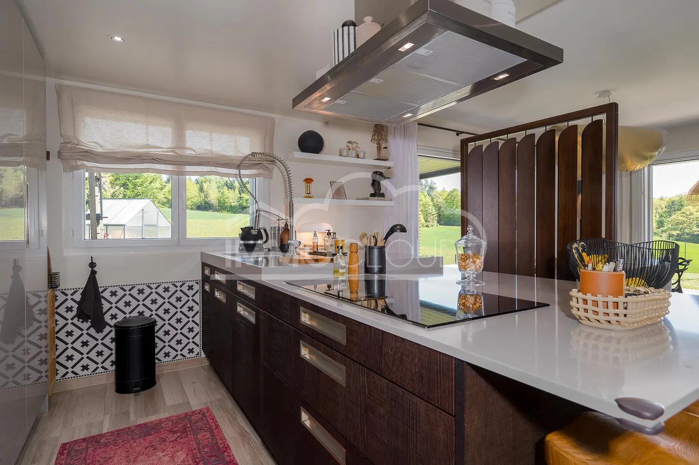 Charming Villa with Lake View - Photo 7 of 13