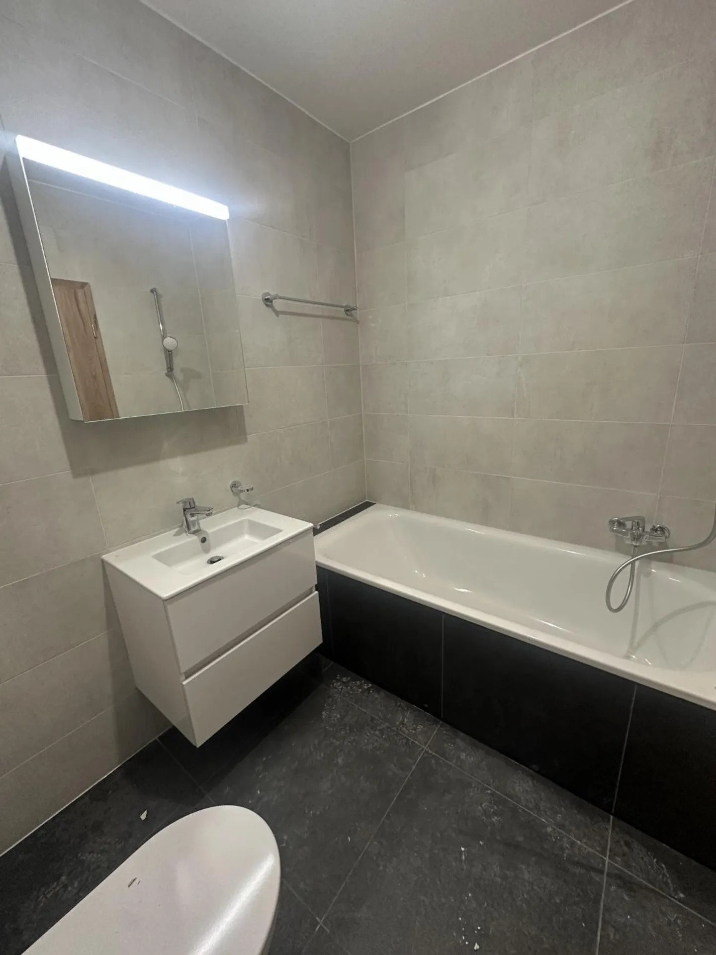 New apartment with balcony! - Photo 3 of 9