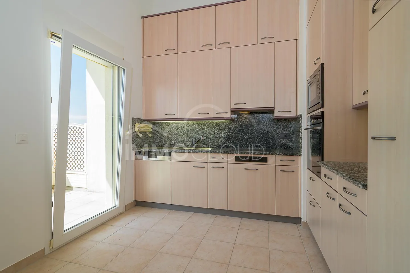 Appartement spacieux au dernier étage - Photo 6 sur 10