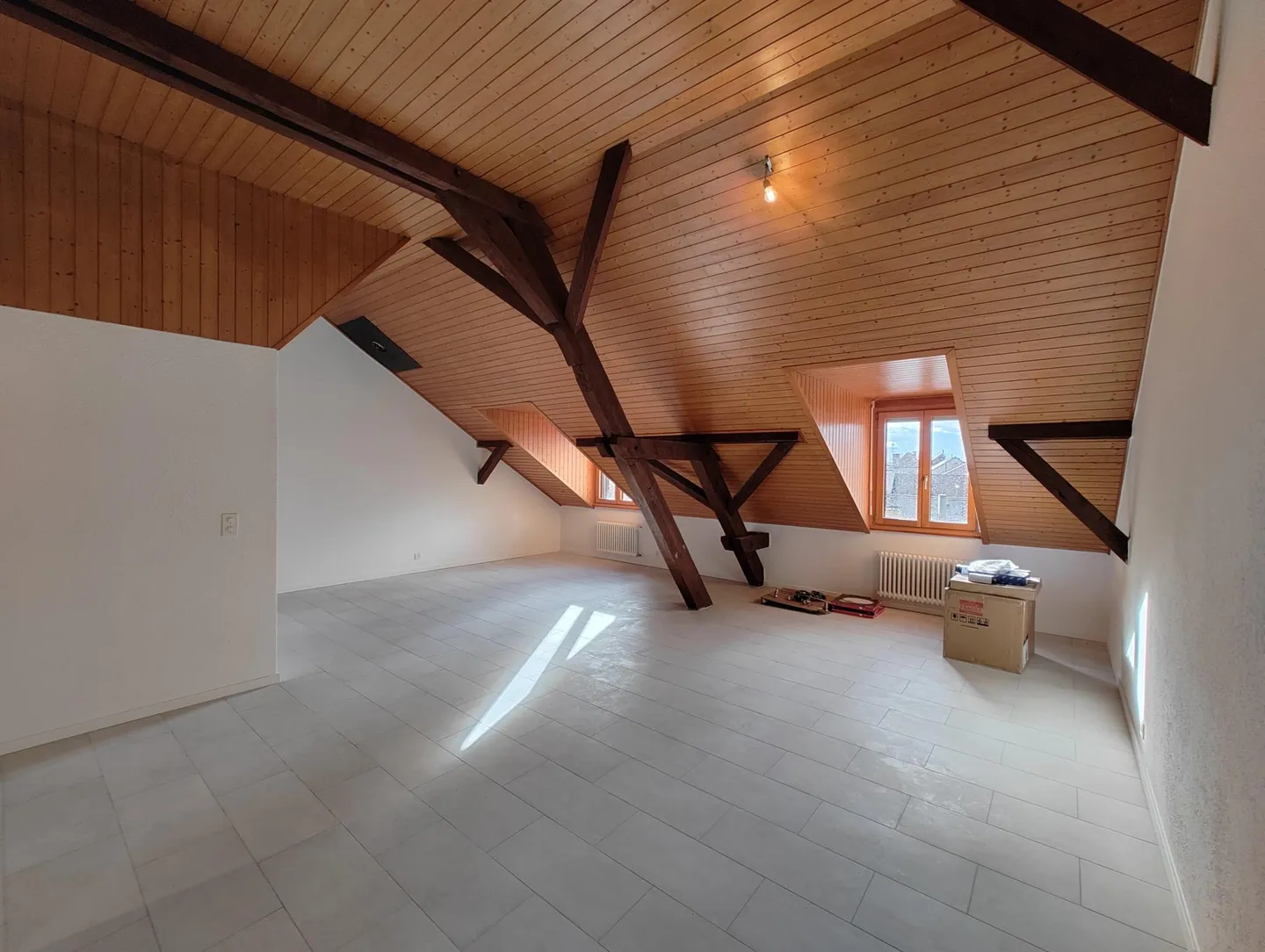 3.5 on the top floor! - Photo 2 of 6